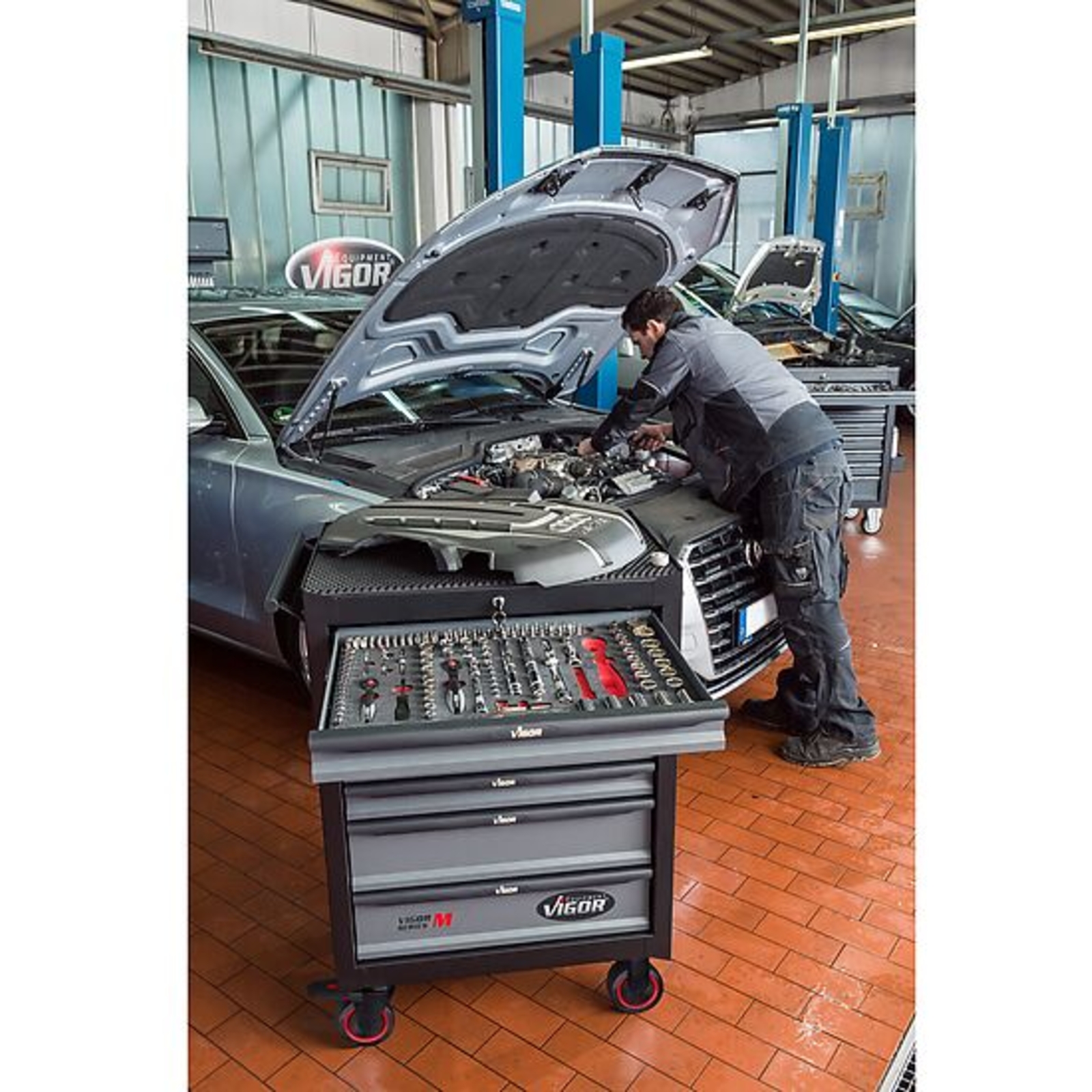 Servante d'atelier séries M avec assortiment  VIGOR - V2379N/210