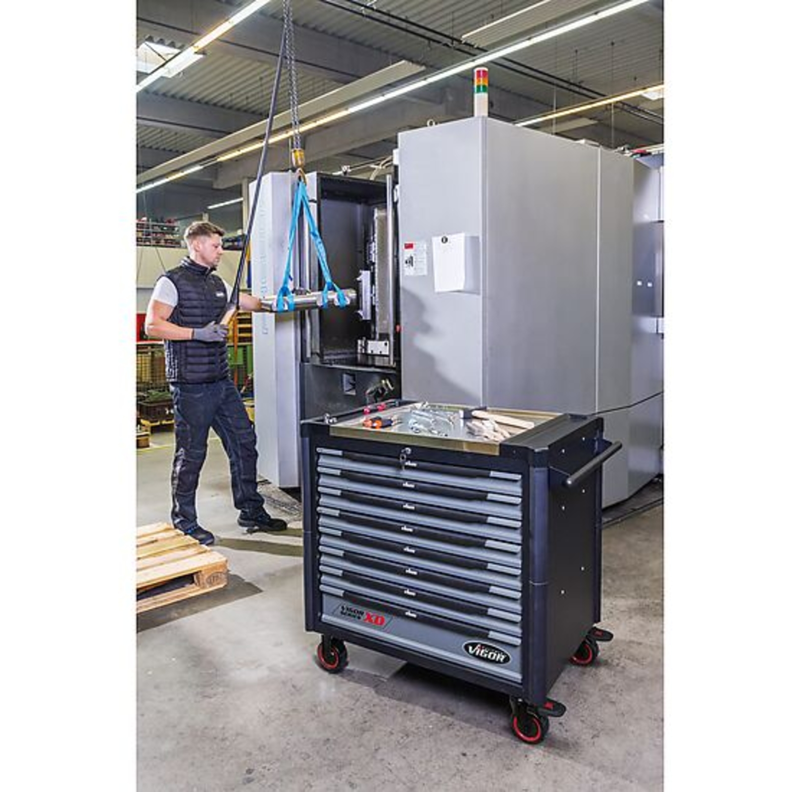 Servante d'atelier séries XD extra-profonde plateau de travail en acier inoxydable avec assortiment  VIGOR - V4481-XD/469