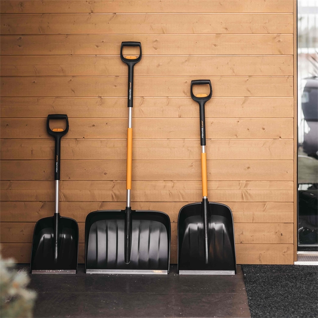 PELLE-POUSSOIR A NEIGE FISKARS TELESCOPIQUE X-SERIES - 1057188