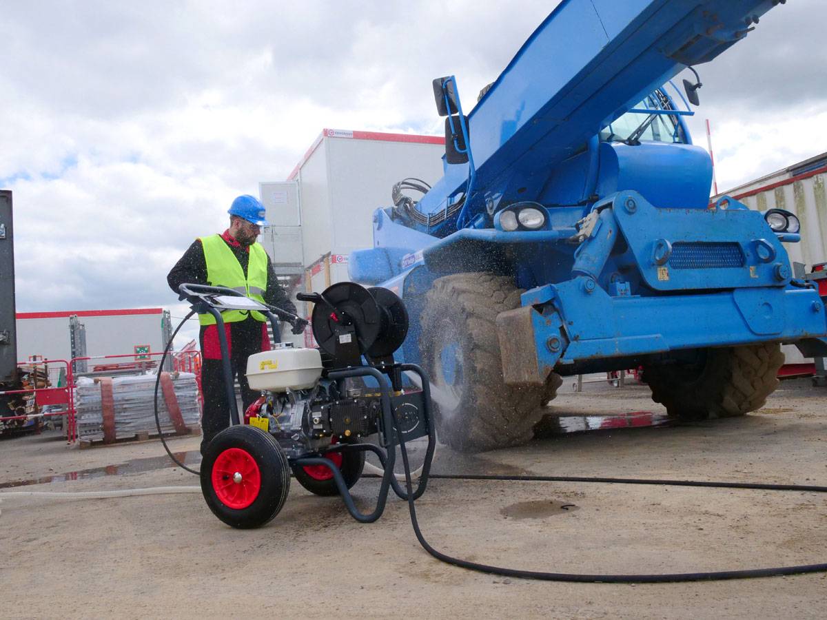 NETTOYEUR HAUTE PRESSION GRANDBOOSTER THERMIQUE 240B - 18L/MIN - ENROULEUR 20M - RENSON - 142385