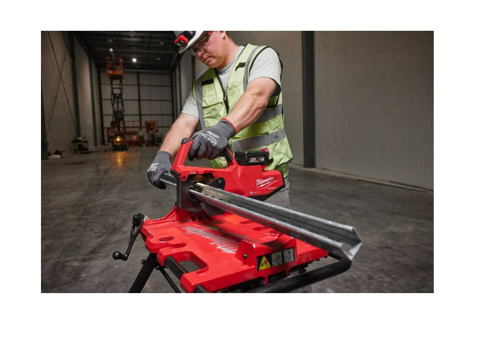 Cisaille pour profilés métalliques M18 STSO-0B MILWAUKEE - 4933492097