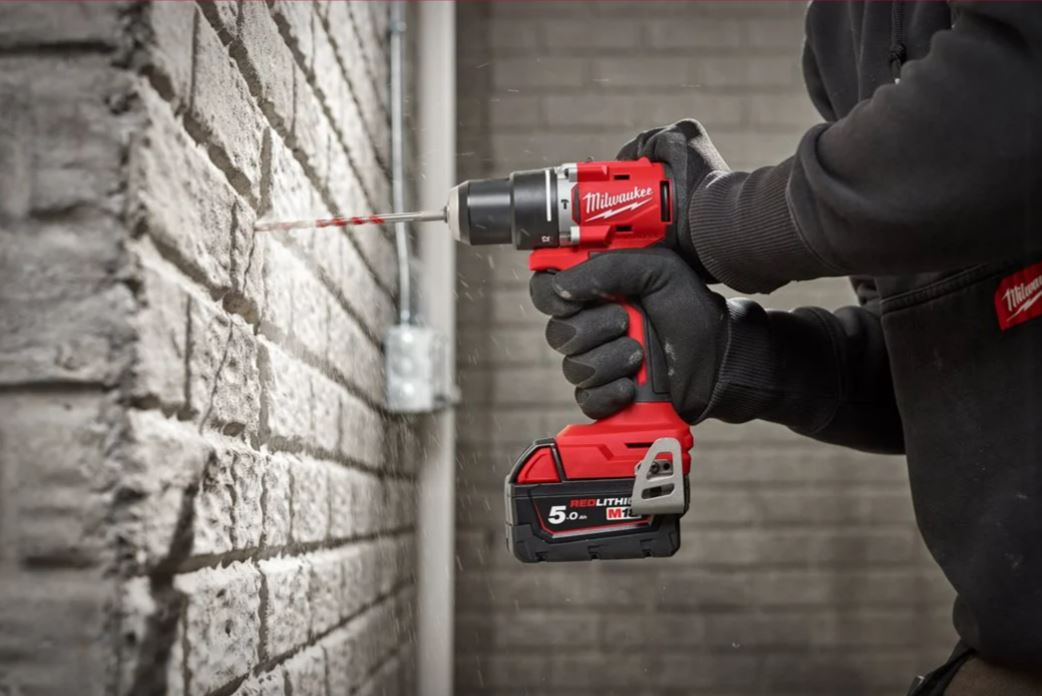 PERCEUSE PERCUSSION 18 VOLTS 4AH BRUSHLESS 60 NM - M18 BLPDRC-422C AVEC BATTERIES MILWAUKEE - 4933492825