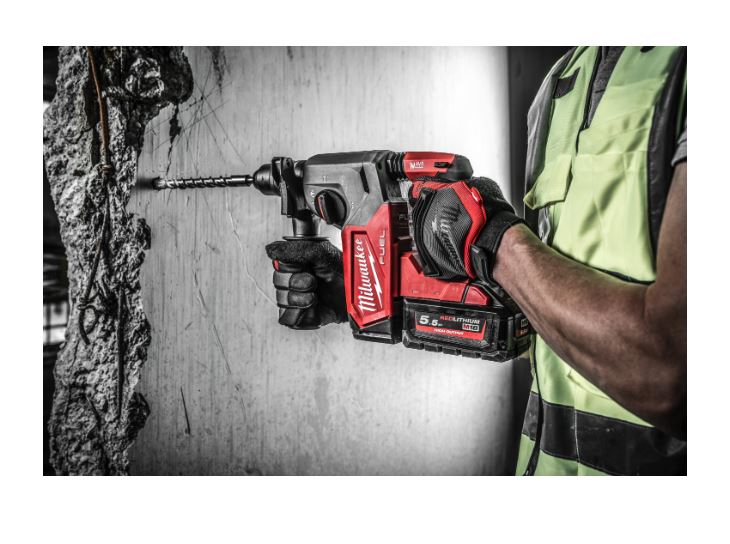 Pack MILWAUKEE 9 machines M18 FUEL packout + outils + enceinte bluetooth + aspirateur