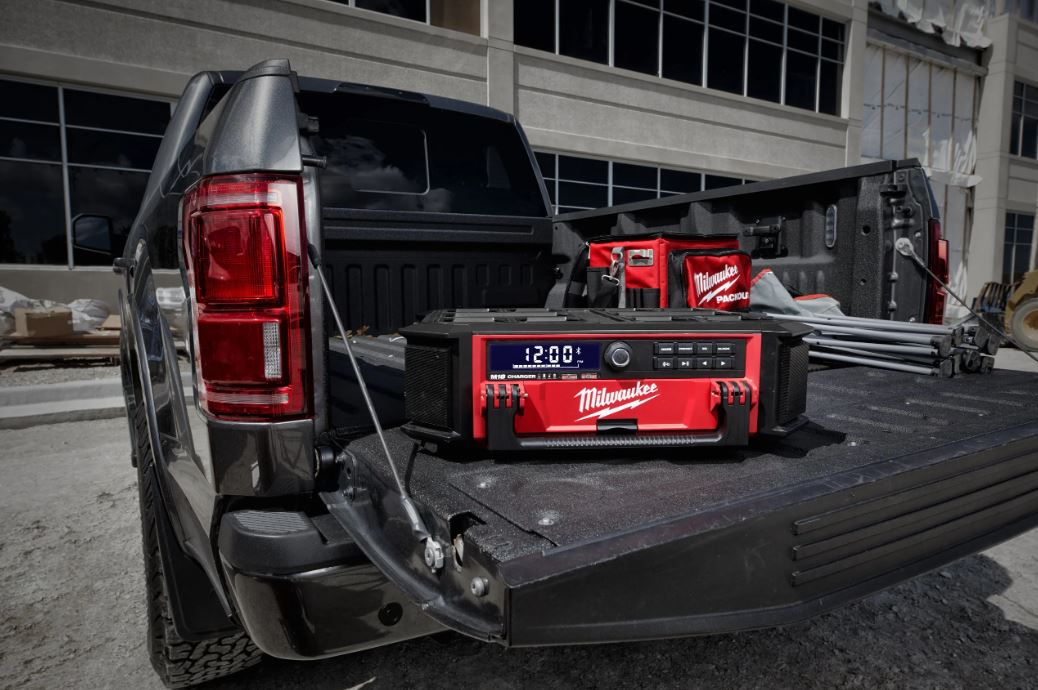 RADIO CHARGEUR MILWAUKEE PACKOUT M18 PRCDAB+-0- 4933472112