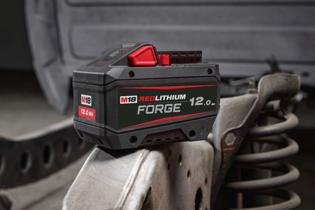 PACK MILWAUKEE 2 BATTERIES 12AH FORGE + CHARGEUR DOUBLE M18 FORGENRG-122DBSC 4933498614