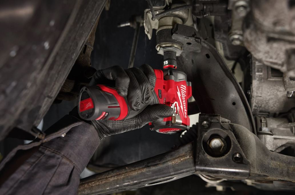 BOULONNEUSE M12 COMPACTE 3/8˝ CARRÉ 542 Nm O’RING MILWAUKEE FCIWF38G3-0 4933493451