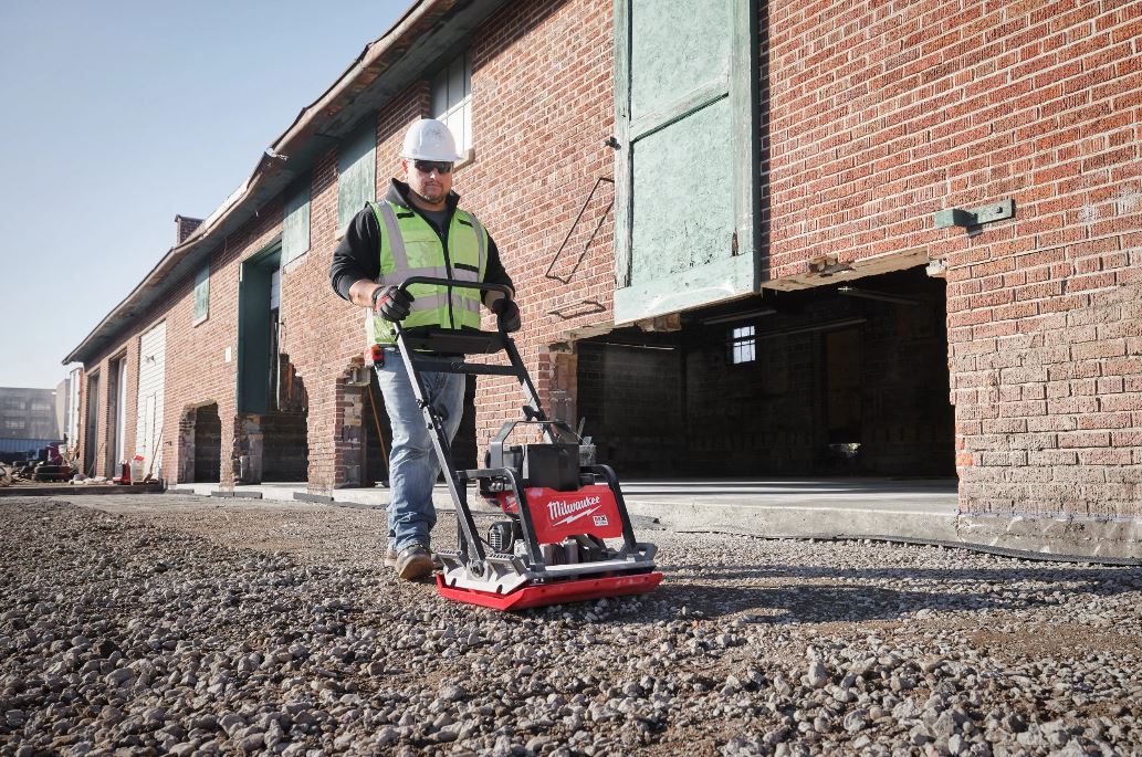 Plaque vibrante réversible 79 kg à batterie MILWAUKEE MX FUEL 4933493267