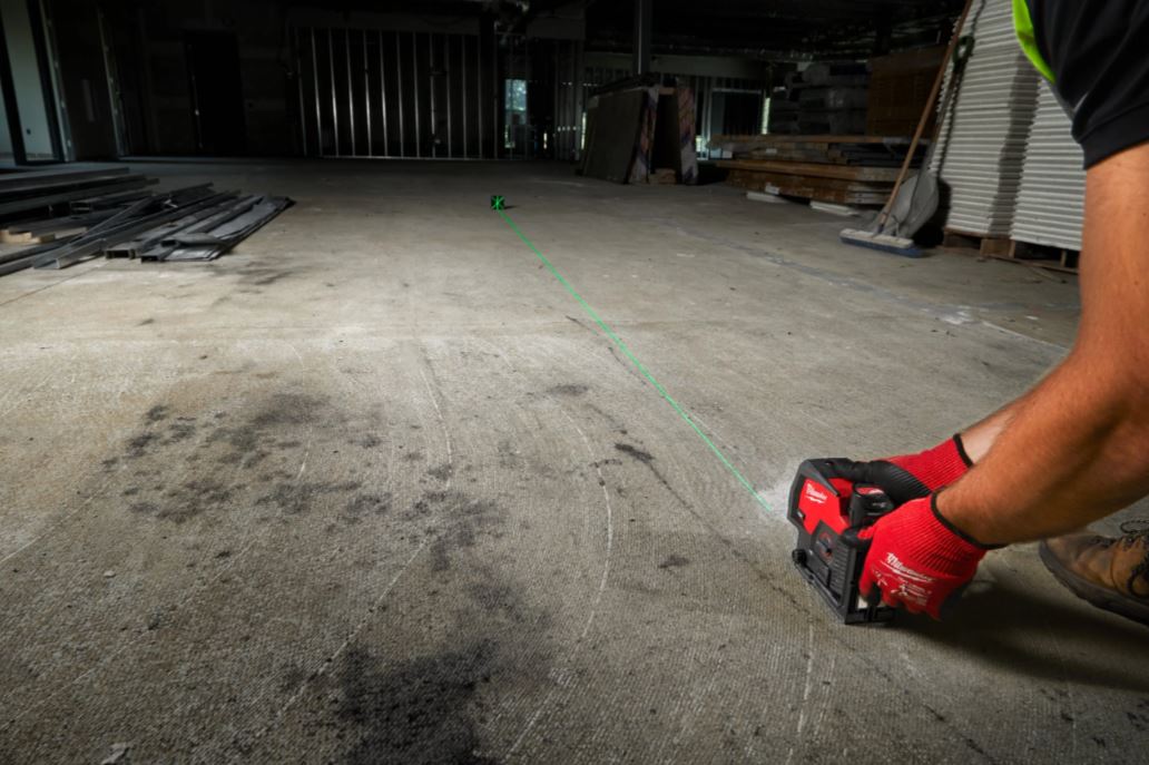 LASER VERT 2 LIGNES MILWAUKEE M12 AVEC APLOMB CLLP-0C 4933478101