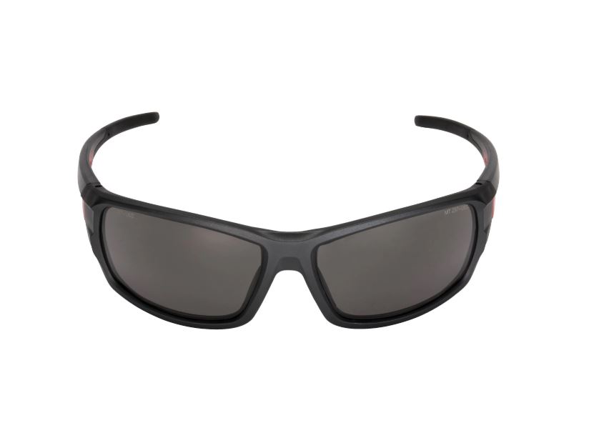 Lunettes de soleil de sécurité MILWAUKEE performance verre teinté noir 4932471884