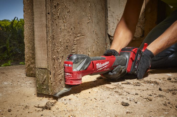 Multi tool MILWAUKEE M18 fuel avec 2 batteries 5Ah FMT-502X 4933478492