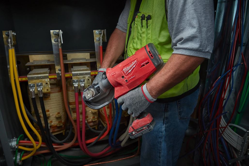 Sertisseuse hydraulique MILWAUKEE 109 Kn avec batterie M18 HCCT109/42-522C 4933459273