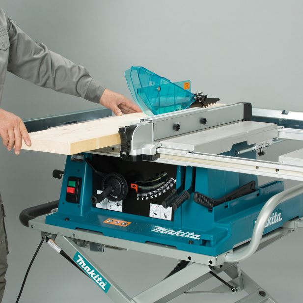 Scie table à onglet Ø 260 mm - 1 650 W - MAKITA - 2704N
