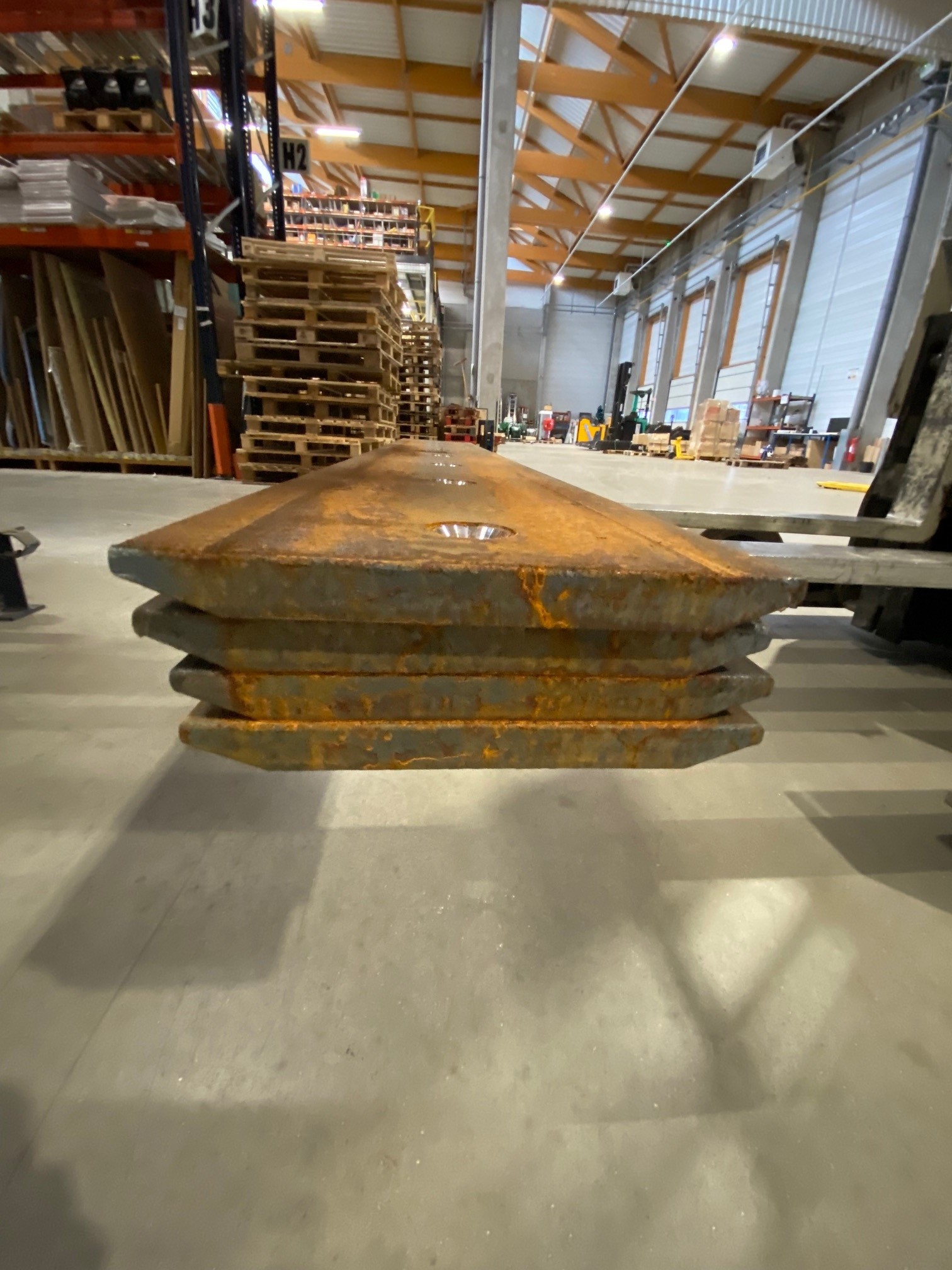 Contre lame de godet 2 chanfreins dimension 20x200x1500 8 trous 400hb - 403000135193