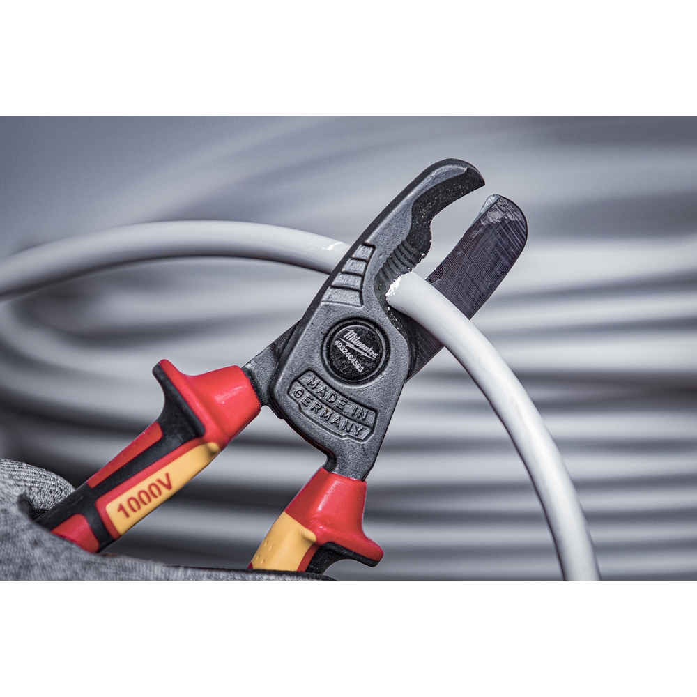 pince coupe cable isolée 210mm MILWAUKEE ACCESSOIRES - 4932464563