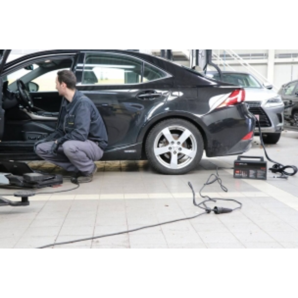 CHARGEUR DE BATTERIE AUTOMATIQUE 70A POUR TRAVAUX DE DIAGNOSTIC - SCHUMACHER - 54030