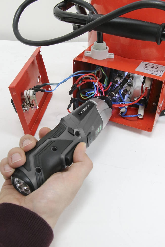 VISSEUSE 3,6V 4NM AVEC 54 EMBOUTS 50513