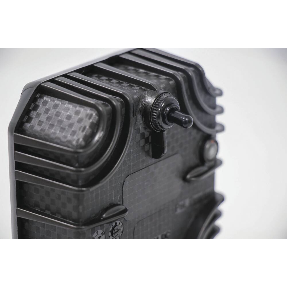 PHARE DE TRAVAIL CARRE LED 10/30V 9W 1000LM BOITIER CARBONE AVEC INTERRUPTEUR - CEA - 79708