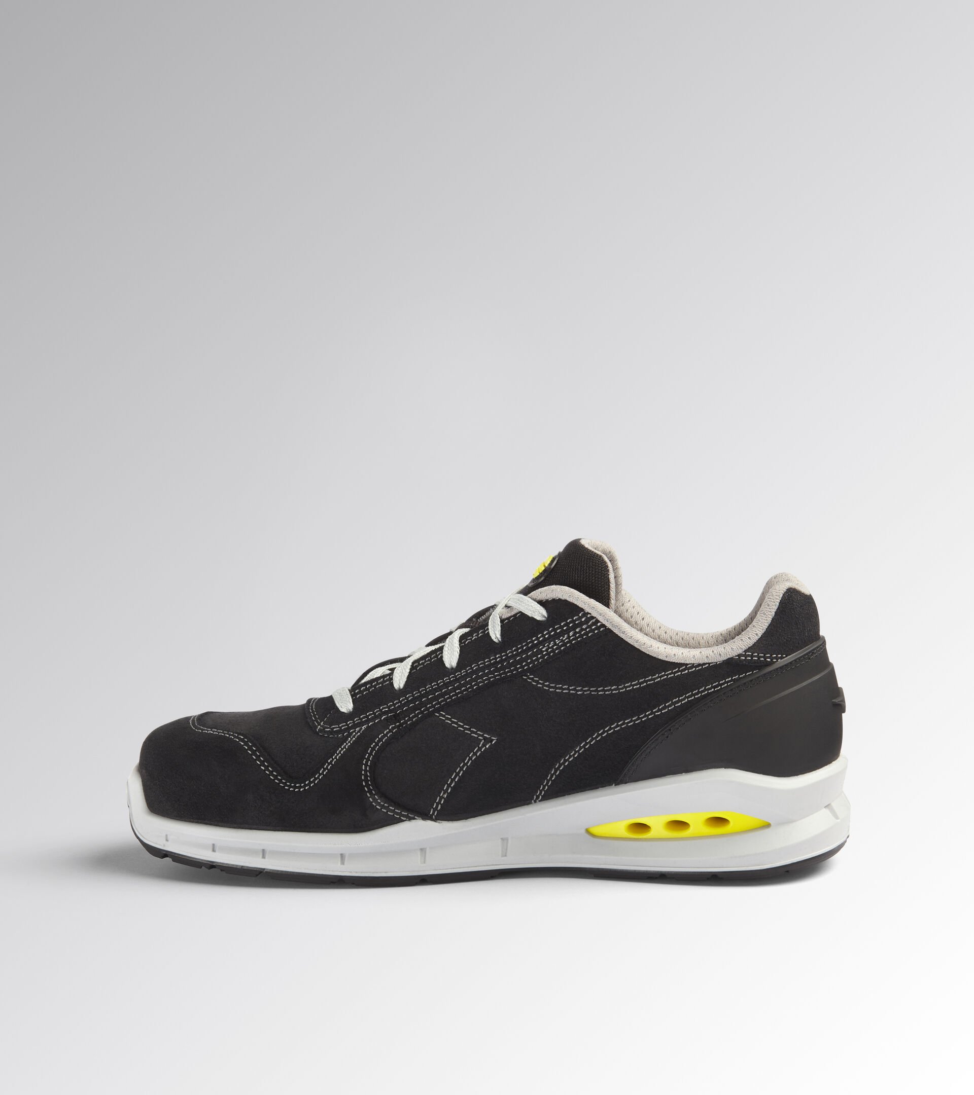 Chaussure de sécurité basse noire DIADORA UTILITY RUN NET AB LOW S3S FO SR - 181148C0200