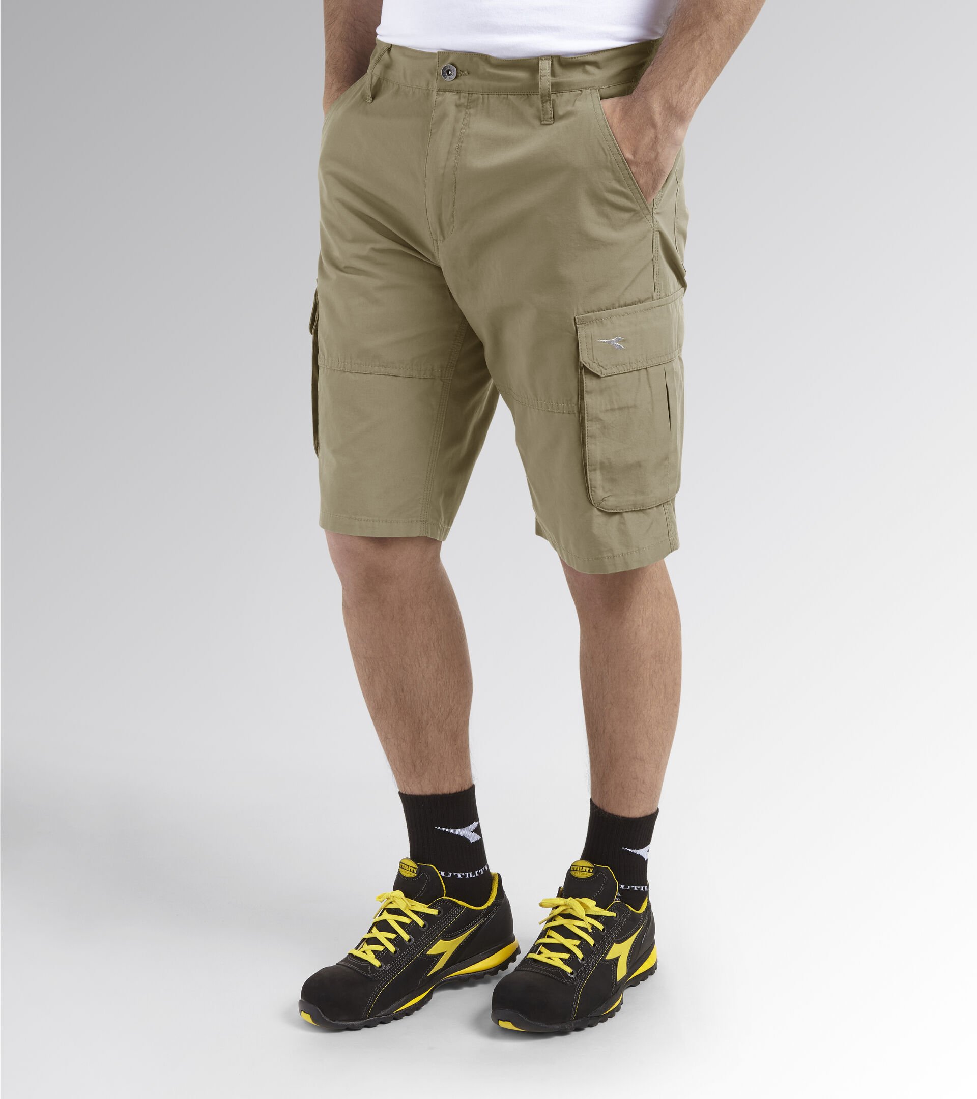 BERMUDA BEIGE WONDER II CARGO D'ÉTÉ AVEC POCHES LATÉRALES PORTEOUTILS DIADORA - 160308 25064