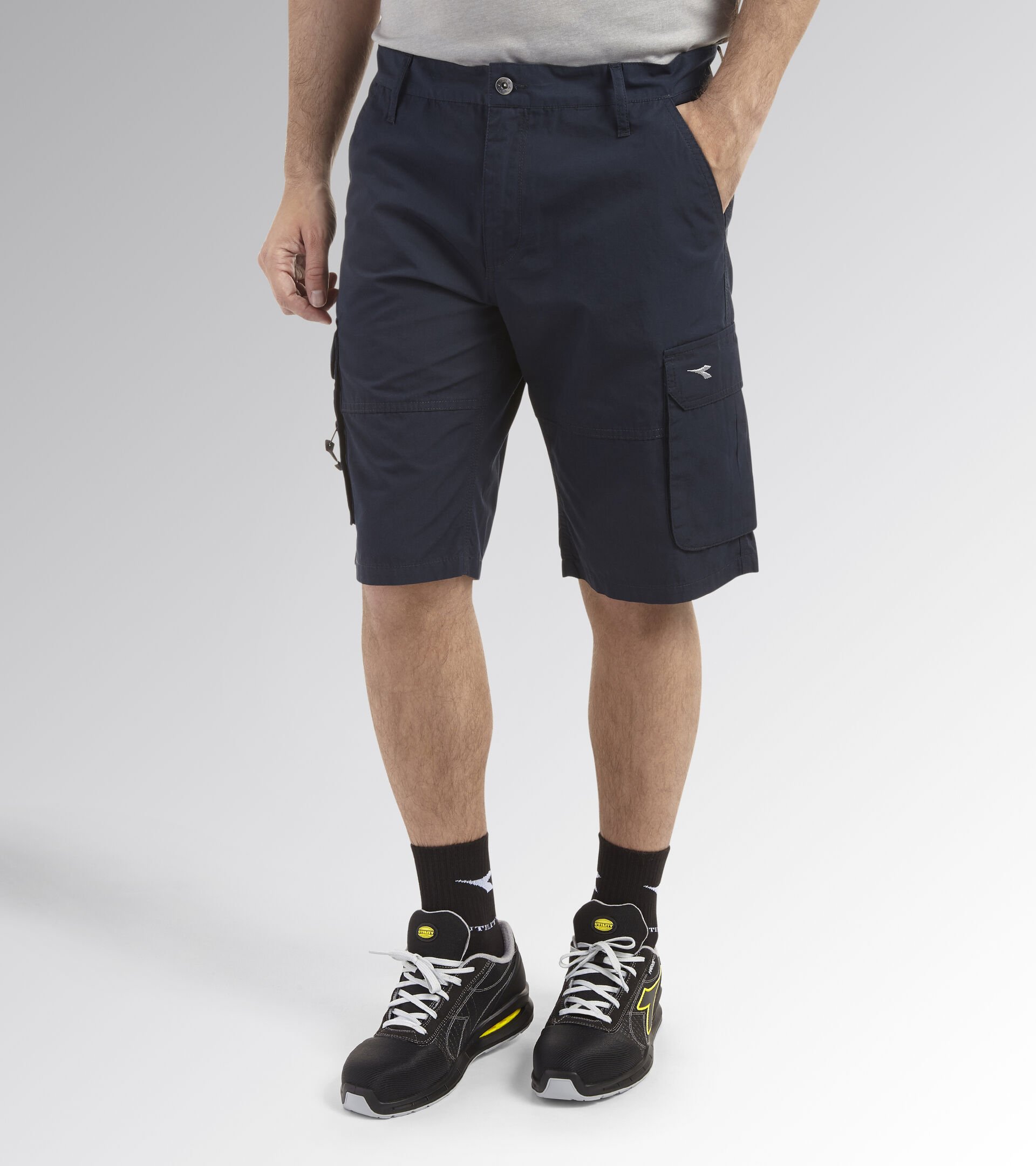 BERMUDA BLEU TOUAREG WONDER II CARGO D'ÉTÉ AVEC POCHES LATÉRALES PORTEOUTILS DIADORA - 160308 60052