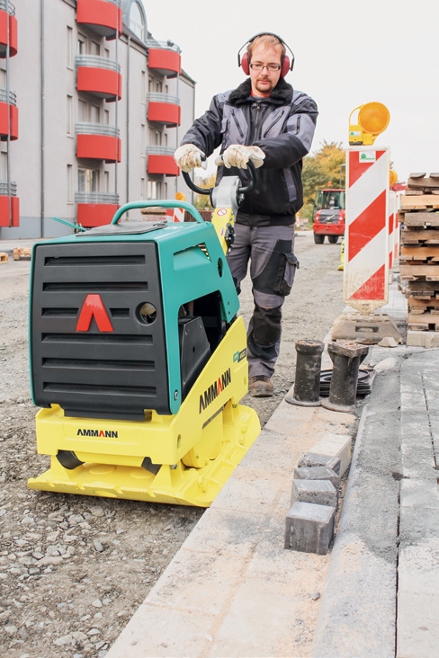 PLAQUE VIBRANTE RÉVERSIBLE APR 49/20 MOTEUR HATZ - AMMANN - AFM48AC2