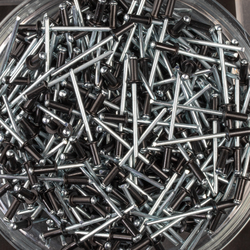 500 rivets standards à aluminium/acier à tête plate à RAL9005 à Ø3,2x8mm - SCELL-IT - ABD3208