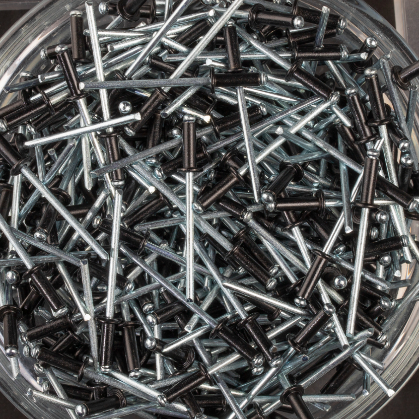 500 rivets standards à aluminium/acier à tête plate à RAL9005 à Ø3,2x10mm - SCELL-IT - ABD3210