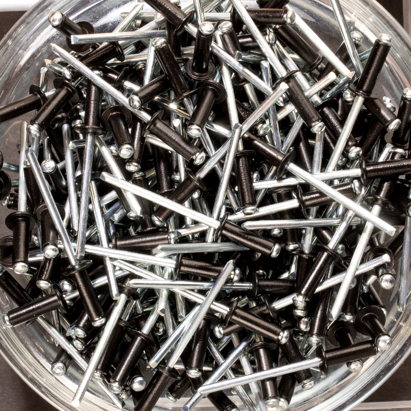 250 rivets standards à aluminium/acier à tête plate à RAL9005 à Ø4x12mm - SCELL-IT - ABD4012