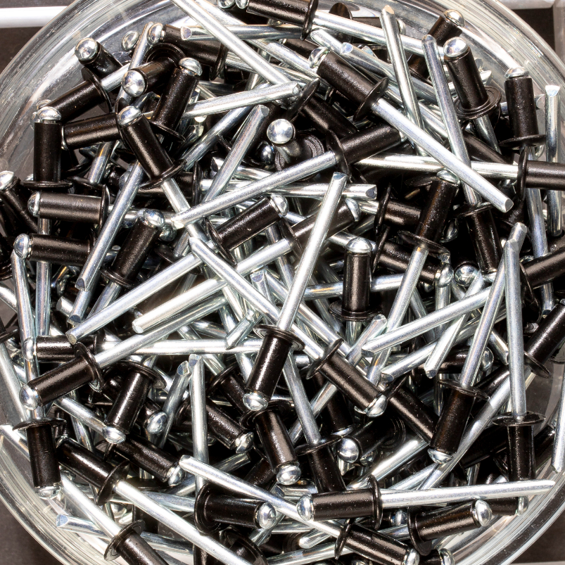 250 rivets standards à aluminium/acier à tête plate à RAL9005 à Ø4,8x10mm - SCELL-IT - ABD4810