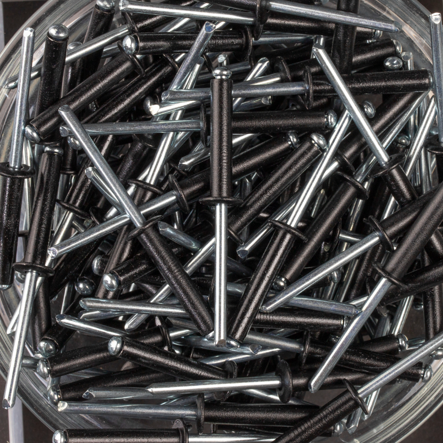 250 rivets standards à aluminium/acier à tête plate à RAL9005 à Ø4,8x25mm - SCELL-IT - ABD4824