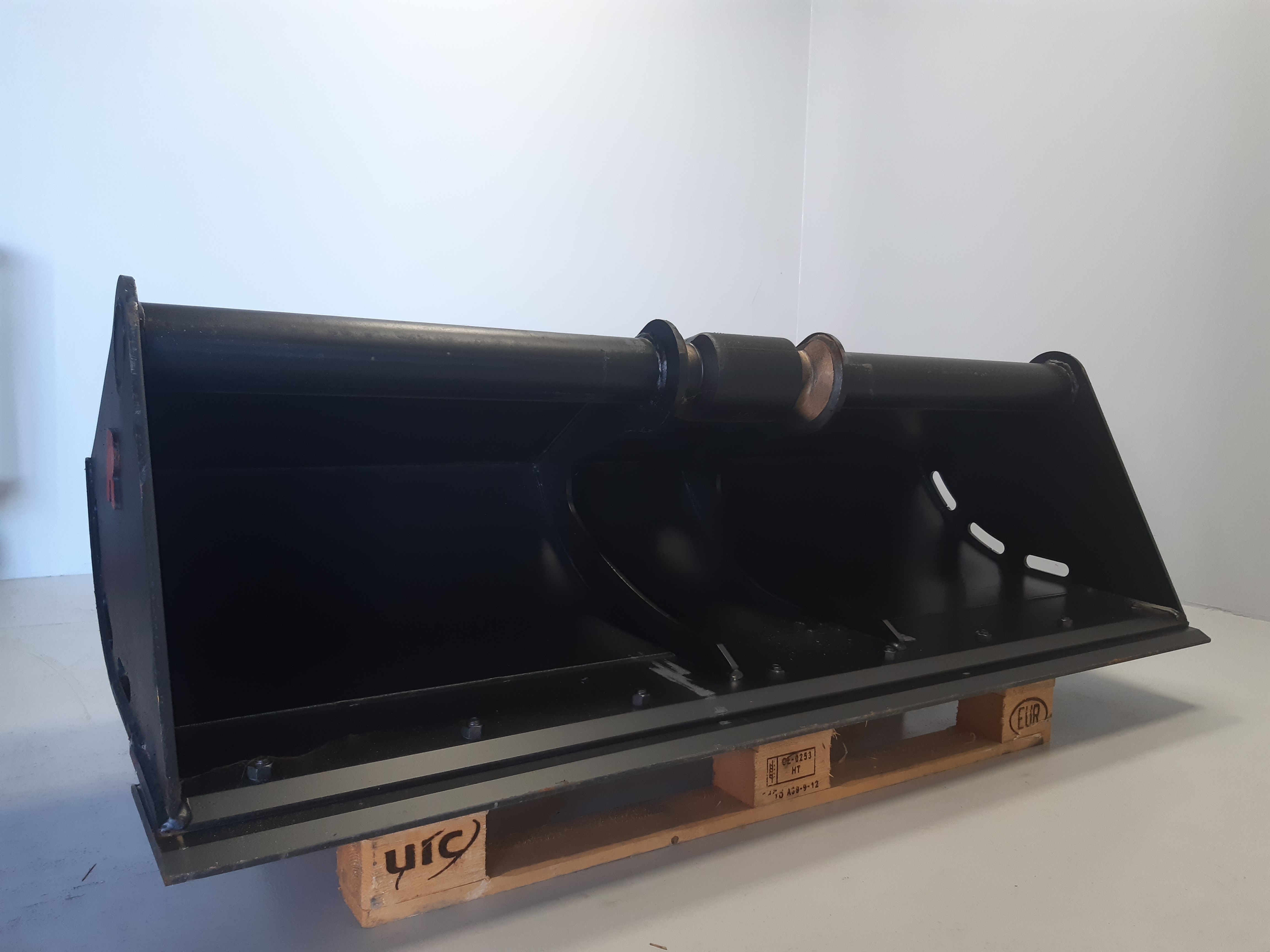 Godet de curage 1800mm avec contrelame boulonnée réversible pour Coupleur ACB Morin Module 3 - CM3 1800 CLB