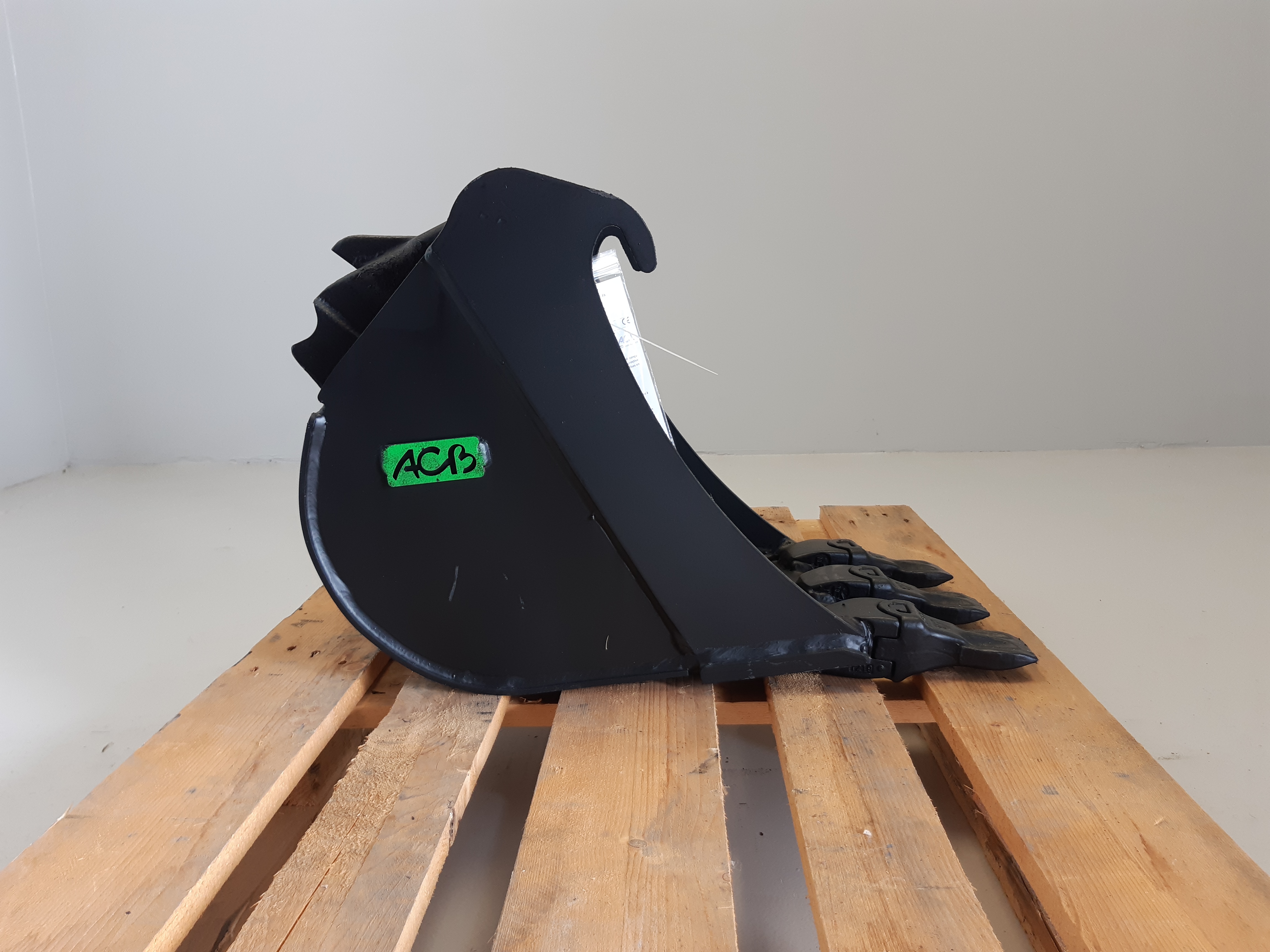 Godet de terrassement 300 mm ACB+ Module1 M1 équipé de dents Feurst FK1TLR - R12300