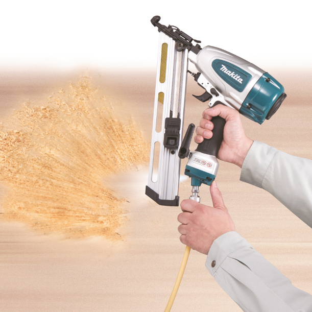 Cloueur pneumatique 8,3 bar 32 à 64 mm - MAKITA - AF635