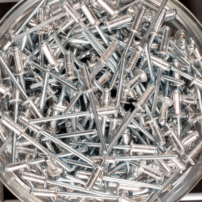 400 rivets standards à aluminium/acier à tête plate à Ø4x10mm - SCELL-IT - ASD4010