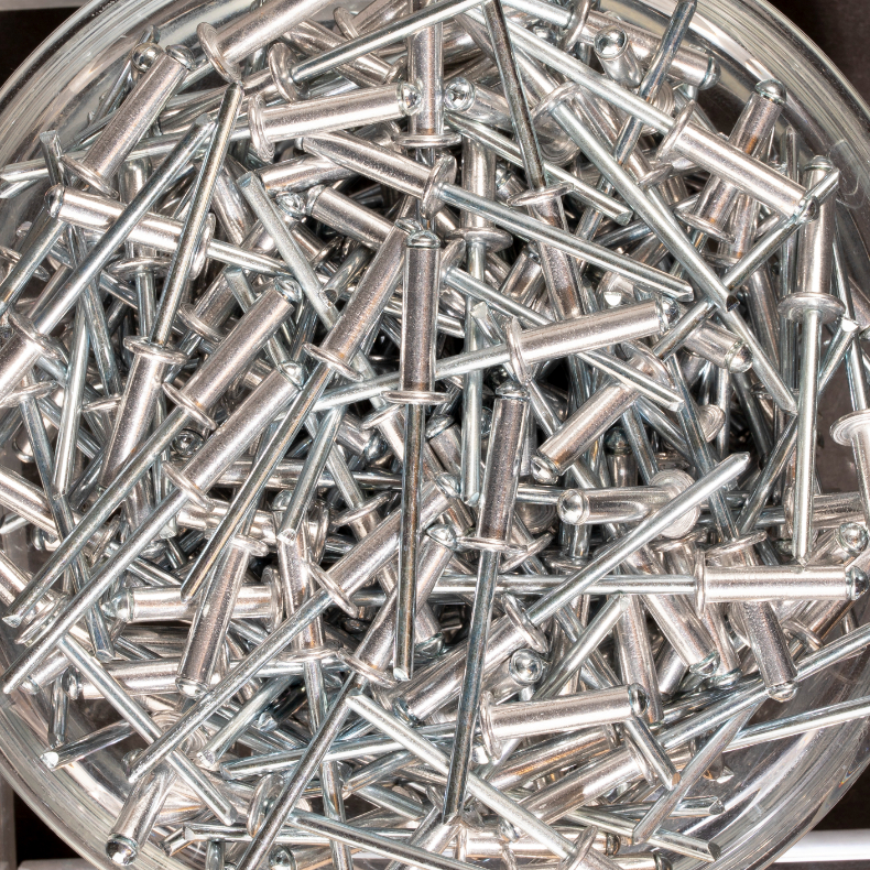 250 rivets standards à aluminium/acier à tête plate à Ø4x14mm - SCELL-IT - ASD4014