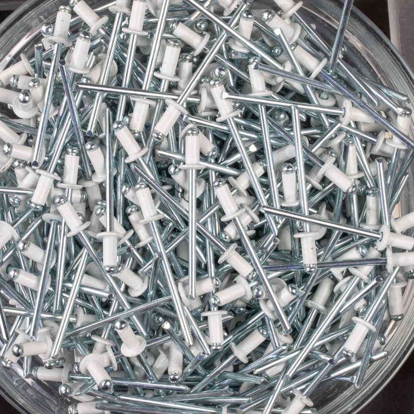 500 rivets standards à aluminium/acier à tête plate à RAL9003 à Ø3,2x6mm - SCELL-IT - AWD3206