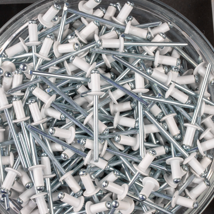 400 rivets standards à aluminium/acier à tête plate à RAL9003 à Ø4x8mm - SCELL-IT - AWD4008