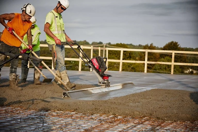 Règle vibrante, sans batterie sans batterie ni chargeur MILWAUKEE - 4933479771