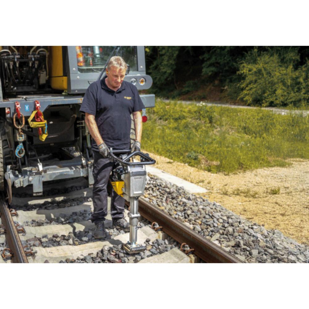 PILONNEUSE LEGERE BOMAG BT 30 ESSENCE 30 KG 140MM