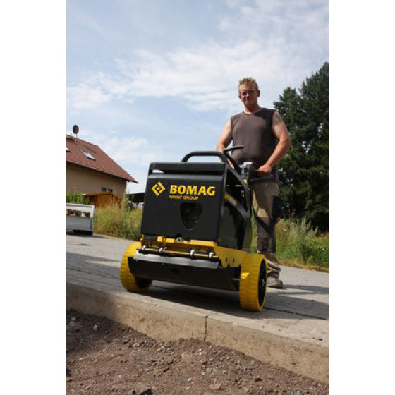 PLAQUE VIBRANTE REVERSIBLE 135KG 400MM BPR 25/40 BOMAG 69500016