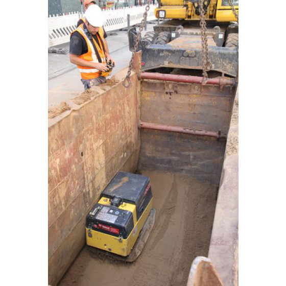 PLAQUE VIBRANTE REVERSIBLE TELECOMMANDE 707KG 800MM BPH 80/65S BOMAG 70000019