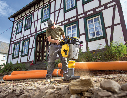 PILONNEUSE 58 KG 230MM BOMAG BT 60/4