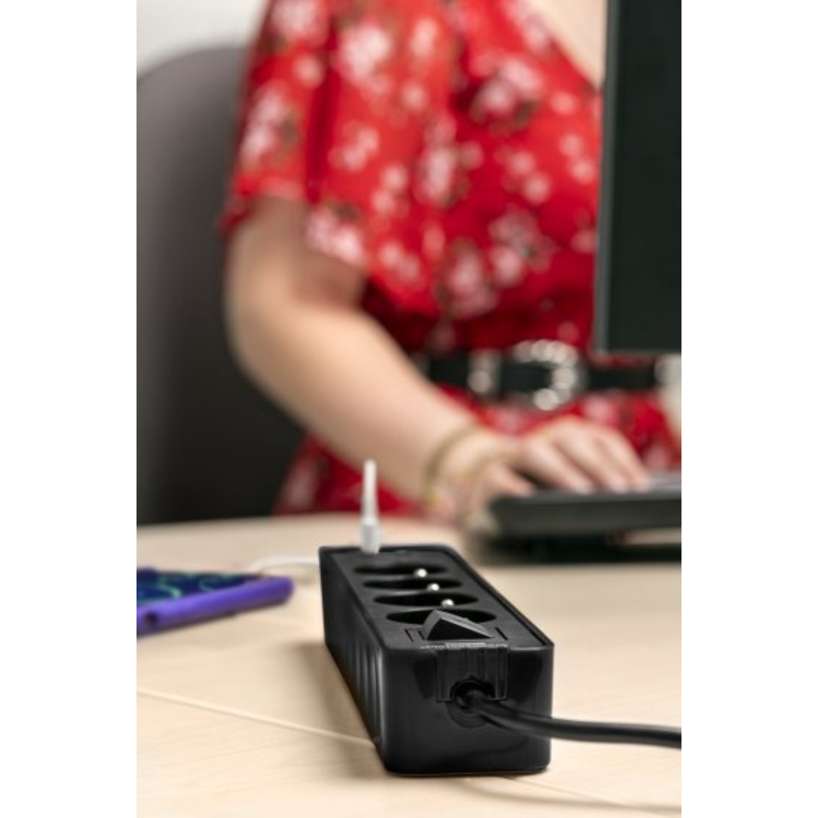Multiprise Ecolor 4 prises avec interrupteur et 2 ports USB C noire/noire 1,5m BRENNENSTUHL - 1153241106