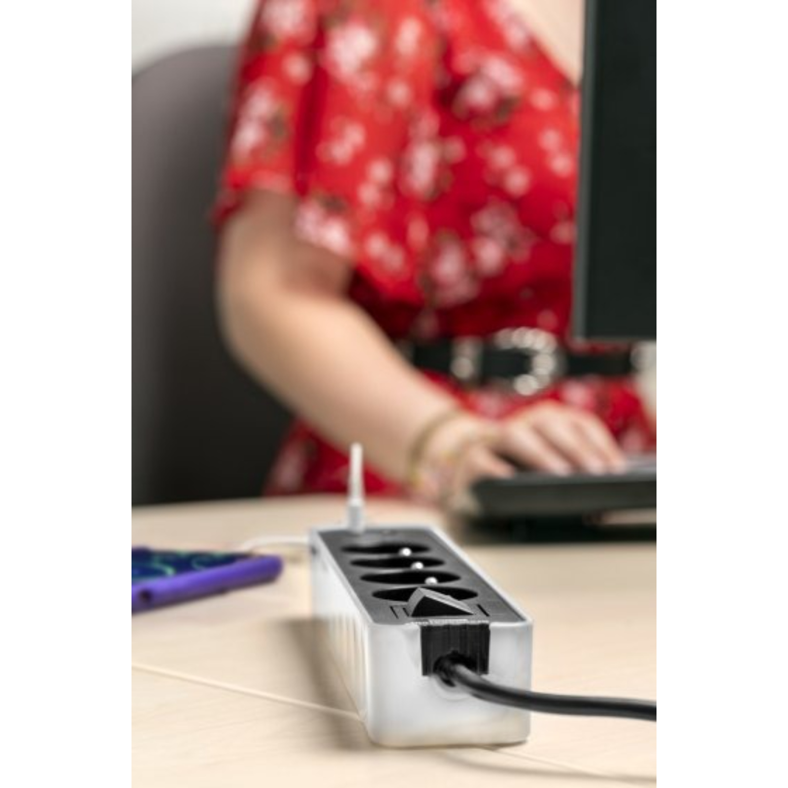 Multiprise Ecolor 4 prises avec interrupteur et 2 ports USB C blanche/noire  BRENNENSTUHL - 1153241126