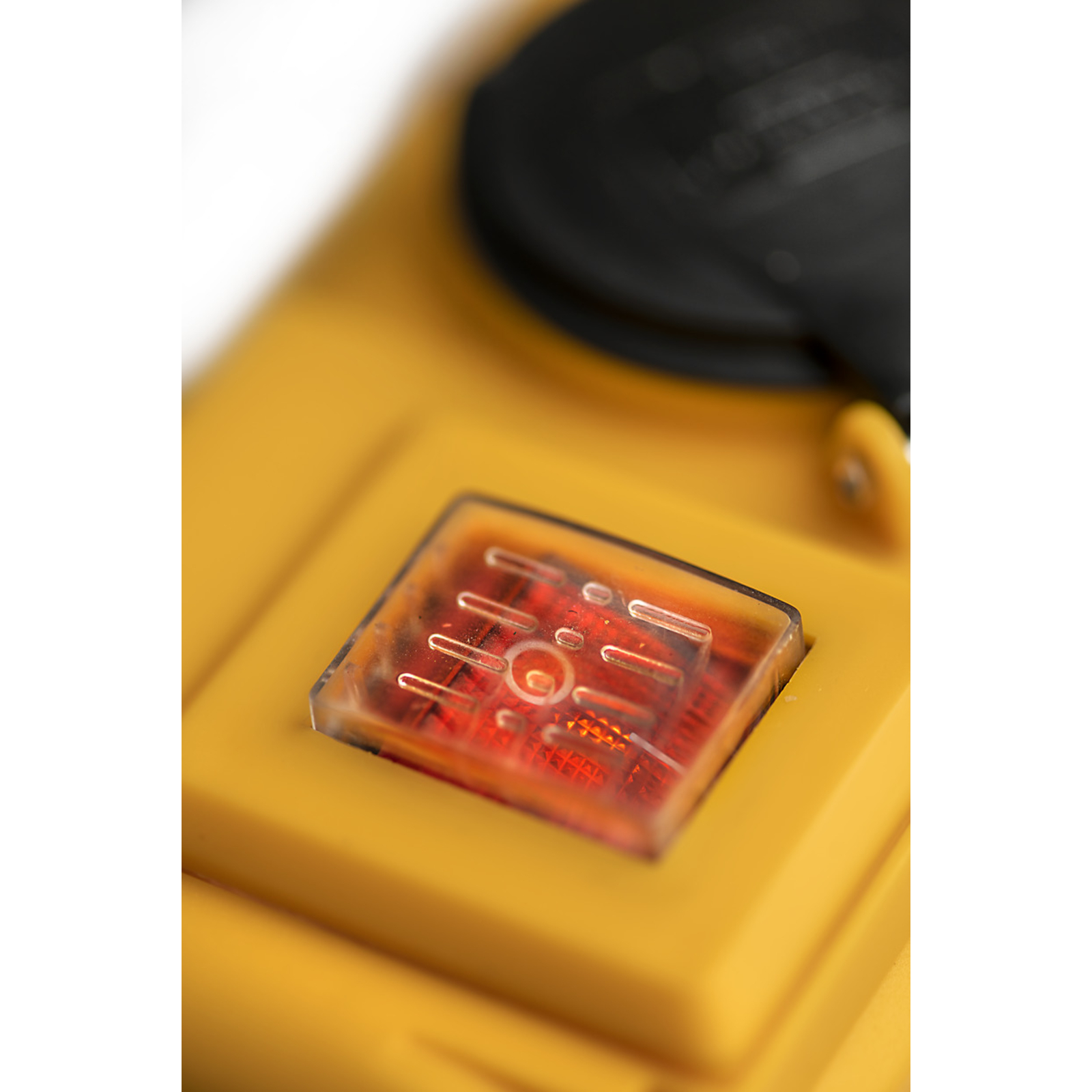 Multiprise Super-Solid SL 554 FR 5 prises avec interrupteur jaune 2m H07RN-F 3 BRENNENSTUHL - 1159901215
