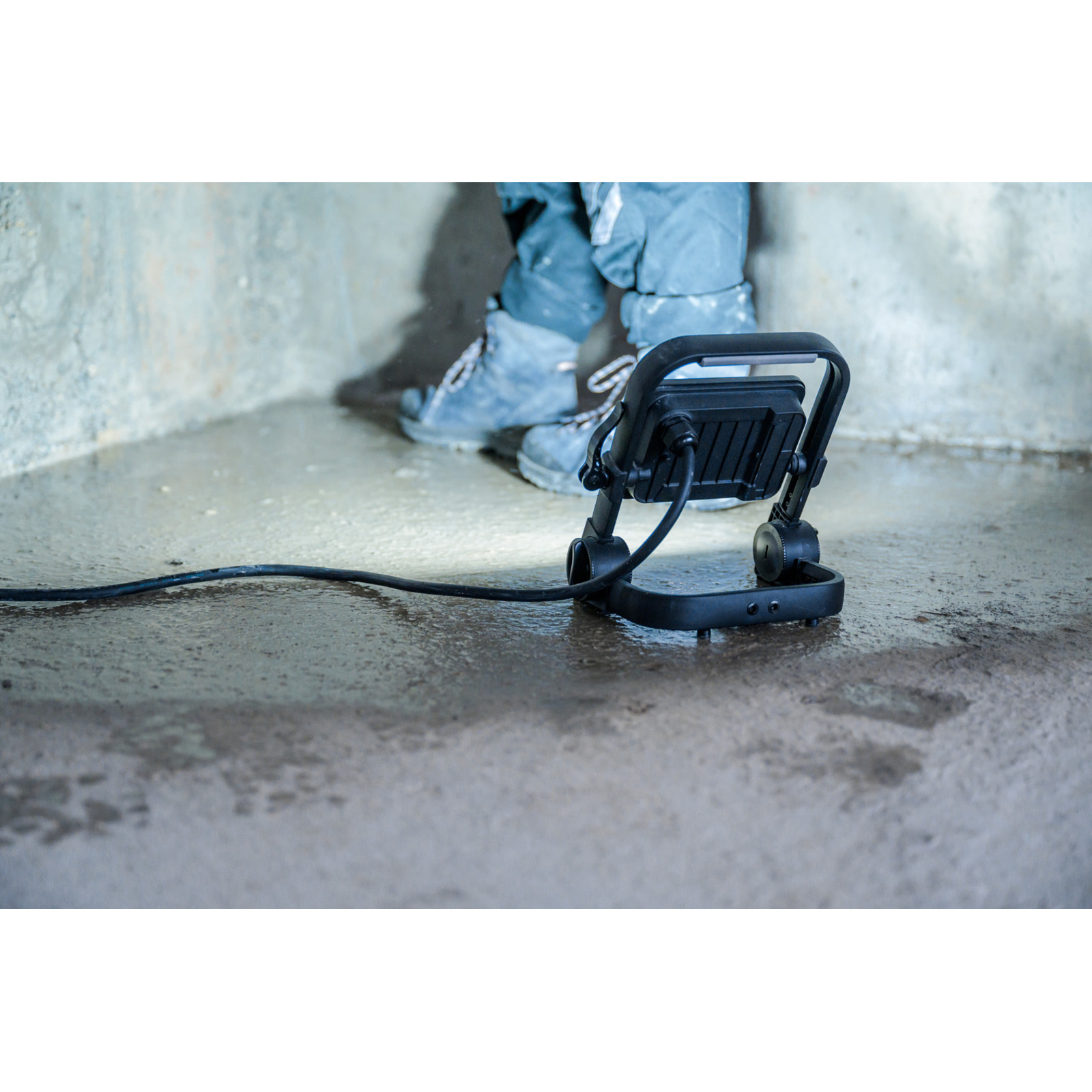Projecteur LED portable JARO 3060 M 2300lm 20W 2m H07RN-F 3G1,0 IK08 IP65 BRENNENSTUHL - 1171250243