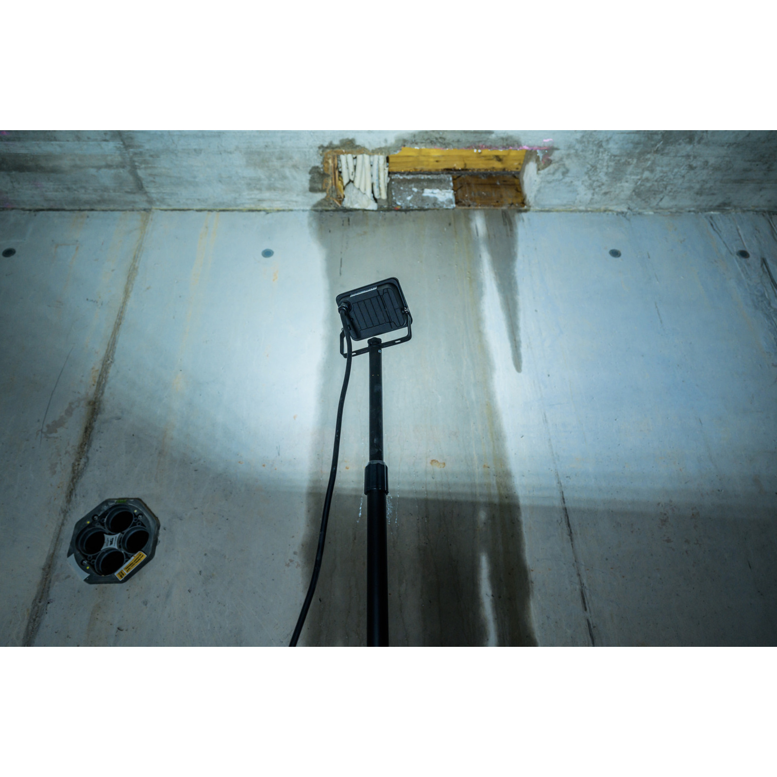 Projecteur LED JARO 3060 T avec trépied 2300lm 20W 3m H07RN-F3G1,0 IK08 IP65 BRENNENSTUHL - 1171250244