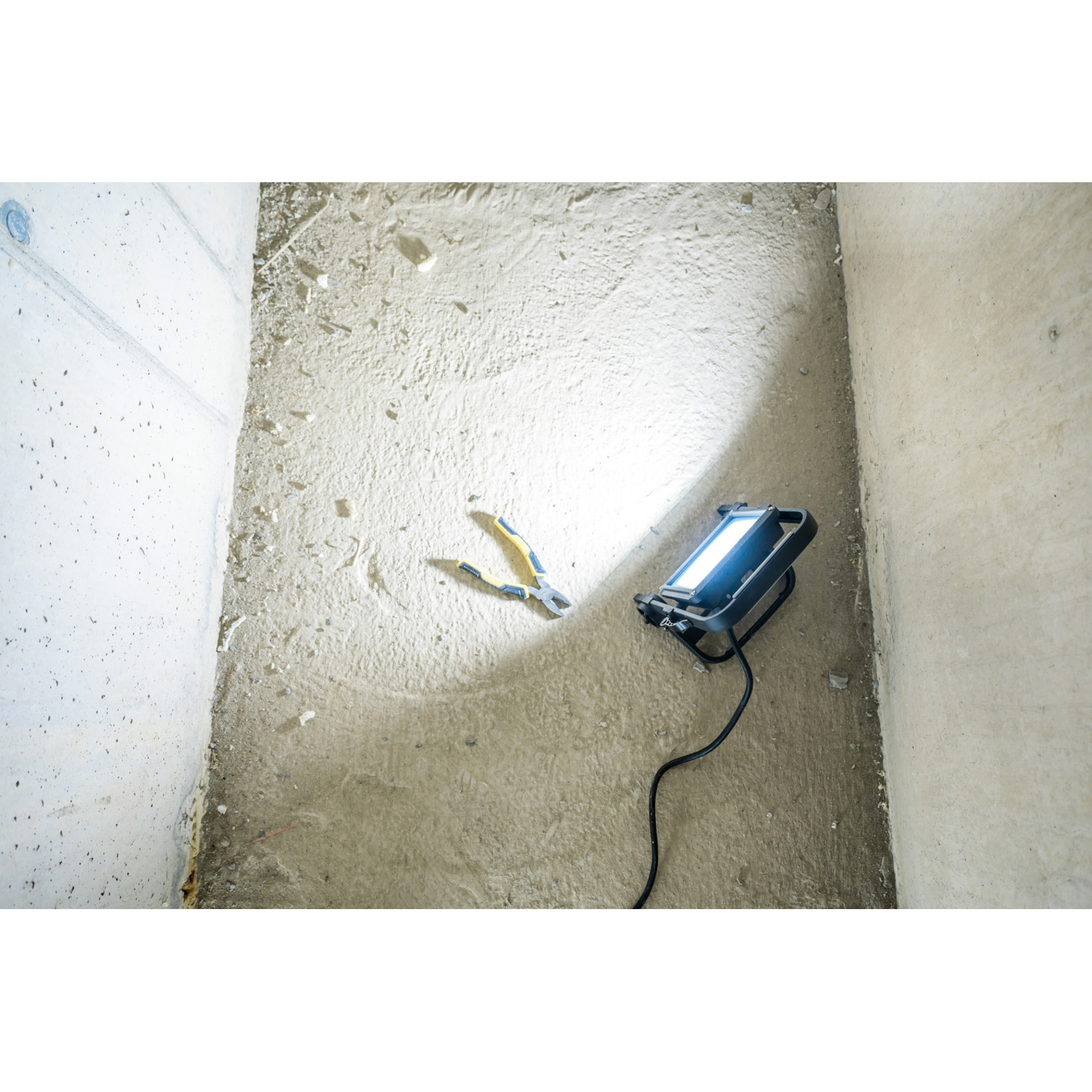 Projecteur LED portable JARO 4060 M 3450lm 30W 3m H07RN-F 3G1,0 IK08 IP65 BRENNENSTUHL - 1171250343