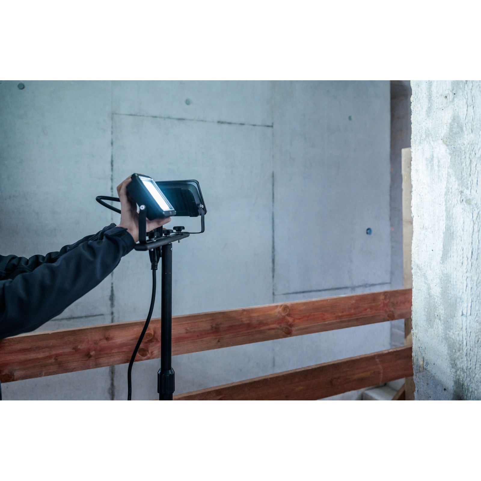 2 Projecteurs LED JARO 6060 T avec trépied 4800lm 2x20W 3m H07RN-F3G1,0 IP65 BRENNENSTUHL - 1171250444