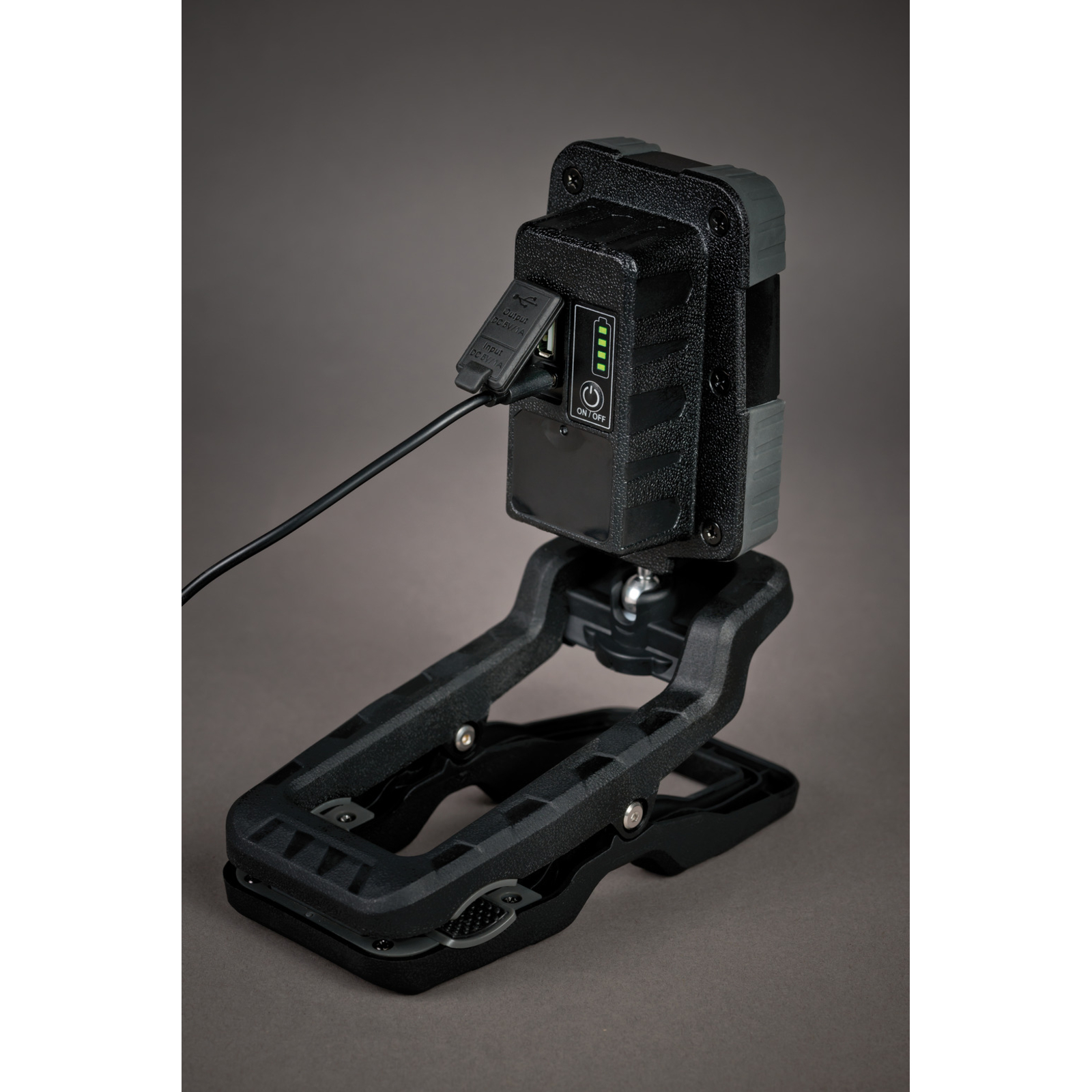 Projecteur LED mobile à pince CL 1050 MA rechargeable 10W 950lm IP65 BRENNENSTUHL - 1173070010